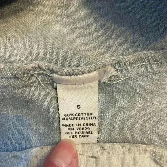 Rue 21 factory distressed blue Jean jacket size small - Picture 5 of 6